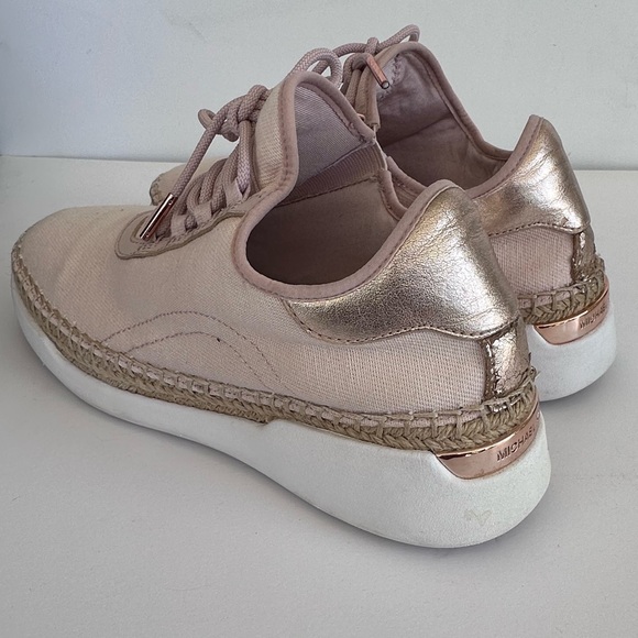 Michael Michael Kors Womens Finch
Lace up Fabric Low Top Sz:7 Color:Light Pink - Picture 5 of 10